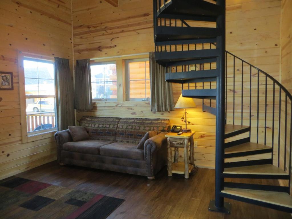 Cabins Of Mackinac & Lodge Mackinaw City Room photo
